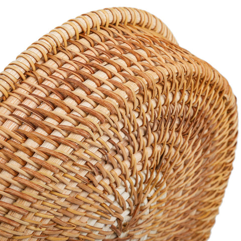 ZEAYEA detalle de tejido de rattan en cesta oval, look artesanal.