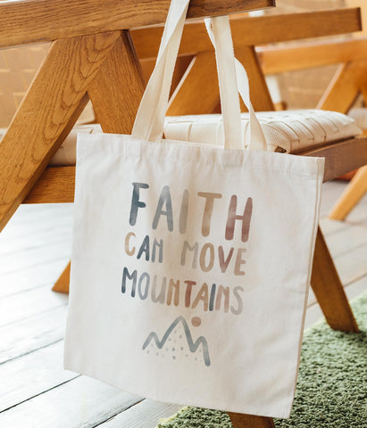 Zeghk Tote Cristiana, regalo inspirador para ocasiones especiales.