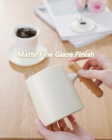 Exterior mate y interior brillante de la taza ZENS, contraste estético.