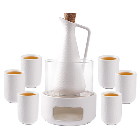 Botella de sake ZENS con relieve para un ritual refinado.