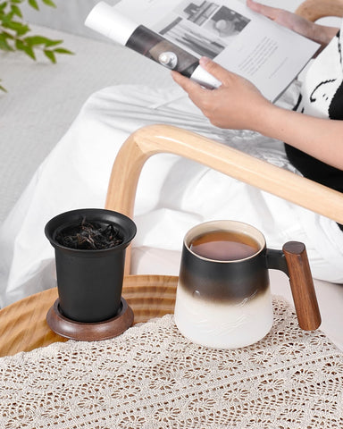 Taza ZENS de cerámica con mango de madera, cómoda para uso diario