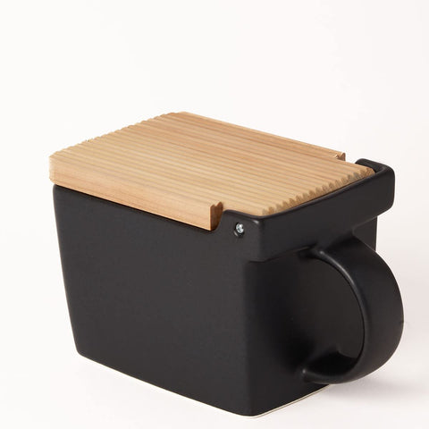 Cerámica libre de plomo y cadmio de Zero Japan Bee House para especias.