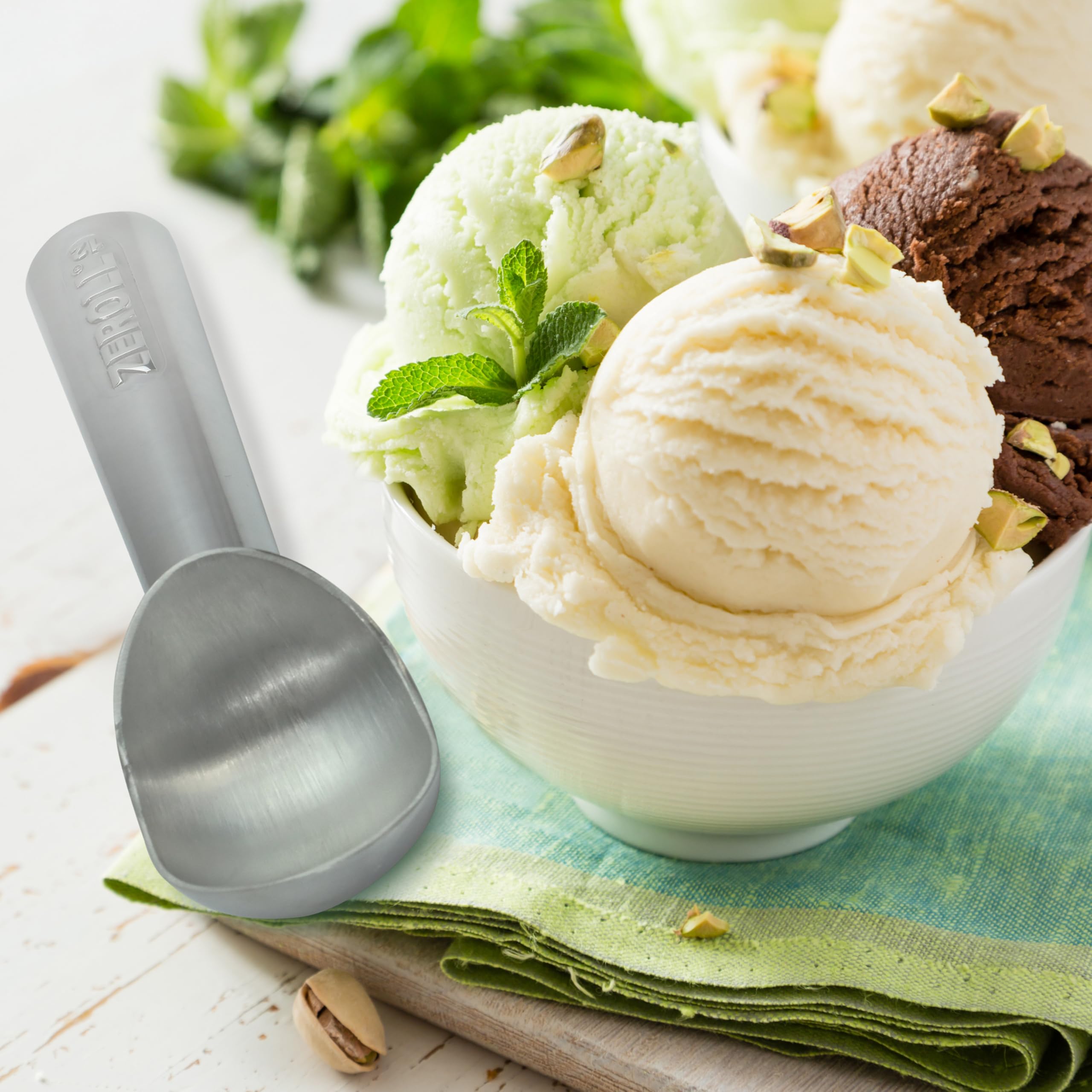 Fabricado en Estados Unidos Zeroll 1012, herramienta confiable para helados.