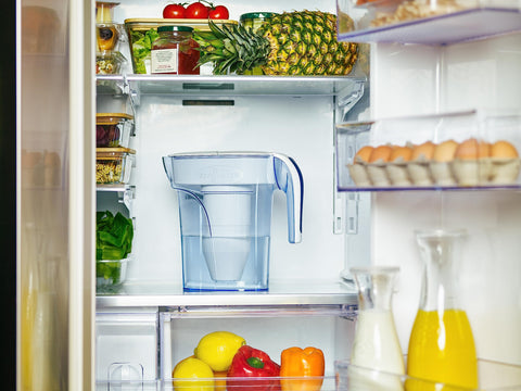 ZeroWater diseño compacto ideal para cocinas pequeñas y refrigeradores.