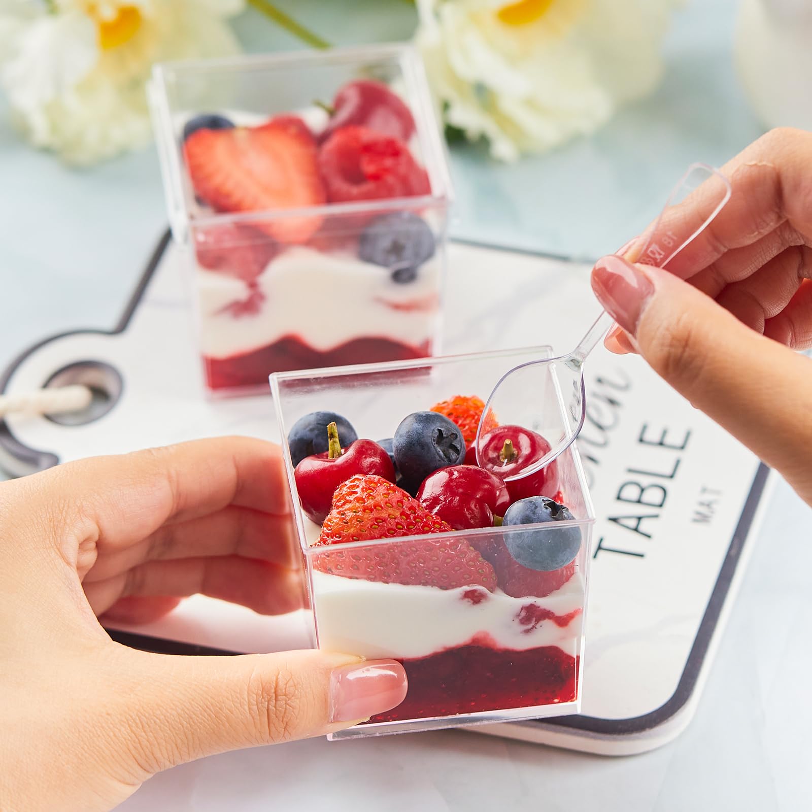 Copas postre para fruta Zezzxu con tapas y cucharas incluidas.