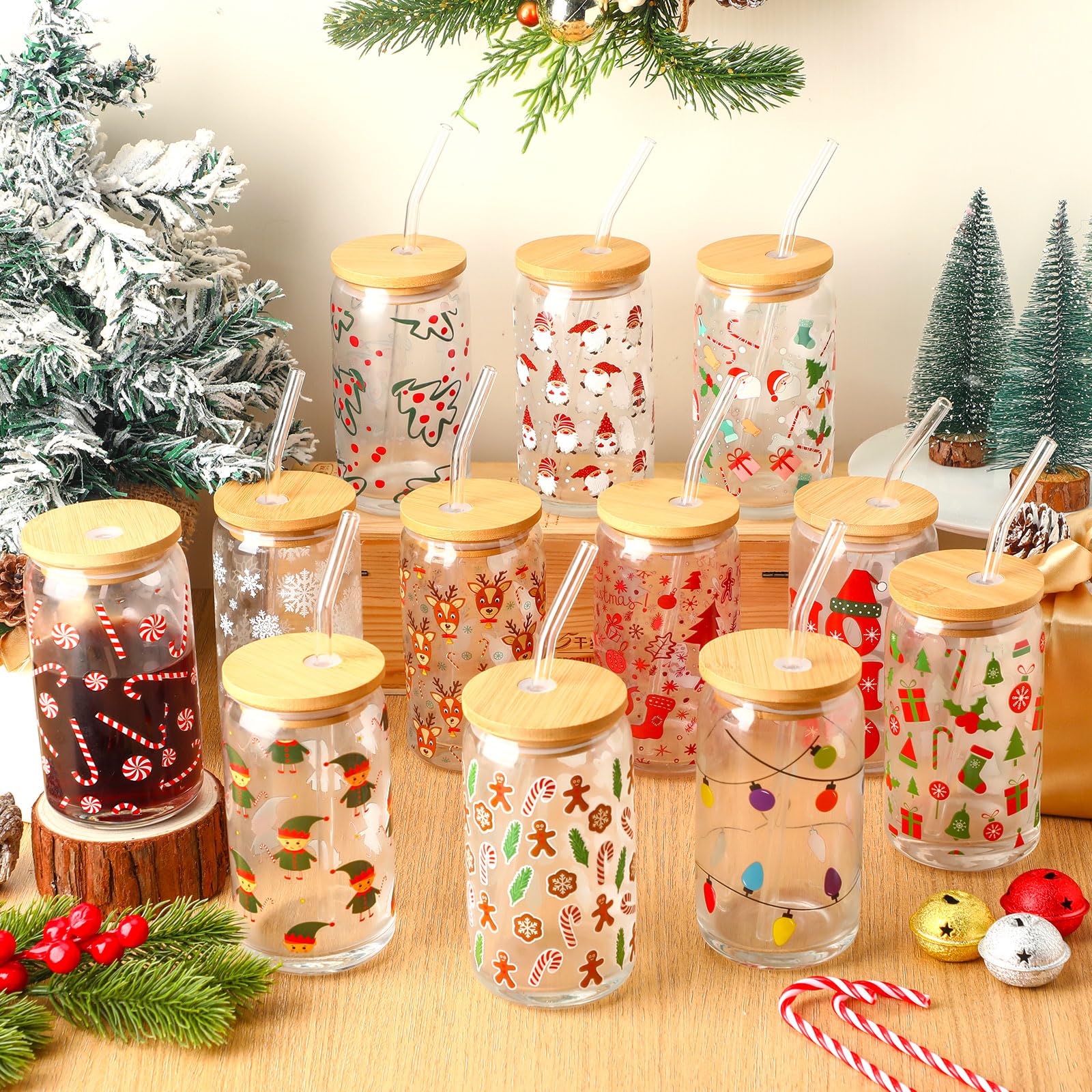 Vaso Ziliny con motivos navideños: árboles, caramelos y gnomos.