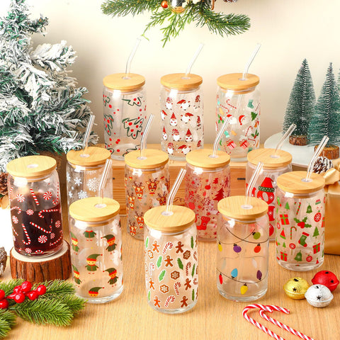 Vaso Ziliny con motivos navideños: árboles, caramelos y gnomos.