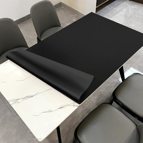 Protector de mesa Zinkooat de 1,8 mm protege la superficie y evita arañazos.
