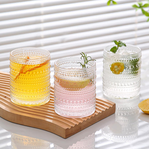 Detalle relieve perlado de ZMOWIPDL para mesa