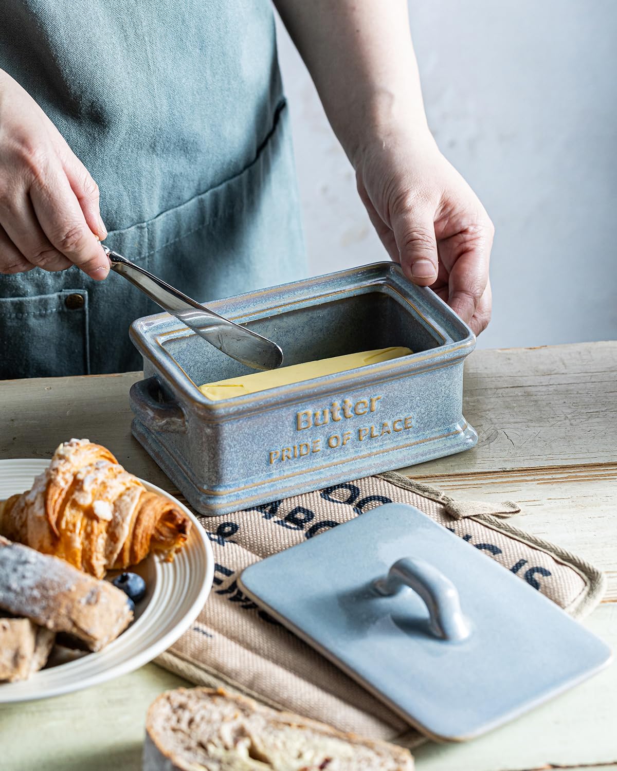 Regalo ideal para cocineros: mantequera Zoeeker con detalles prácticos.