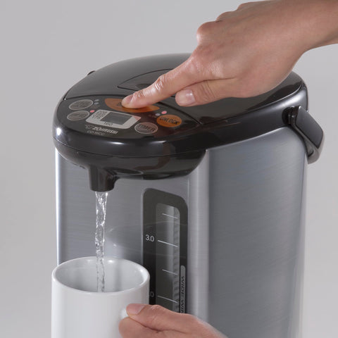Zojirushi Micom mantiene caliente a 195 °F para infusiones intensas.