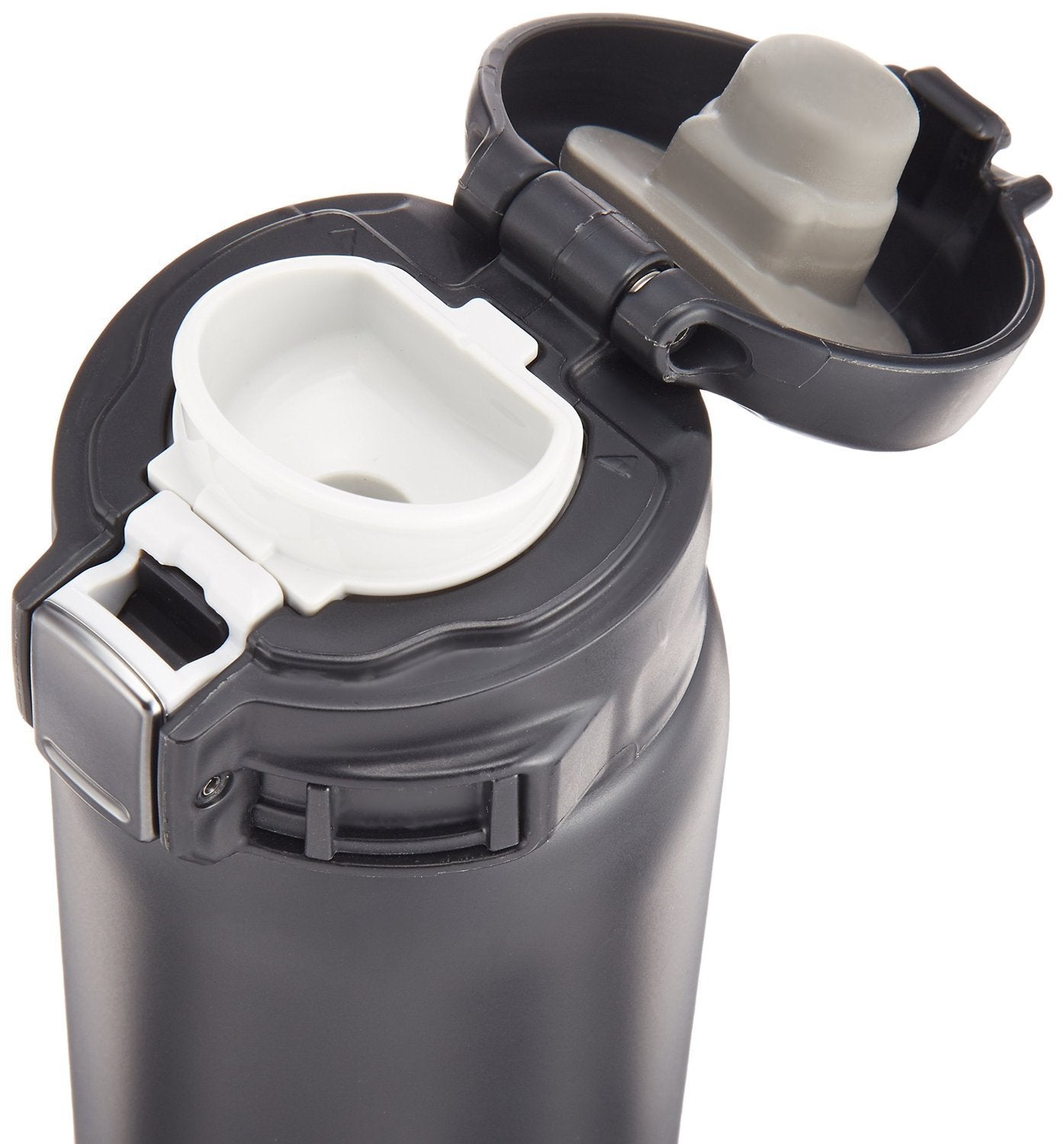 Zojirushi SM-SA36BA, tapa abatible para beber sin derrames.