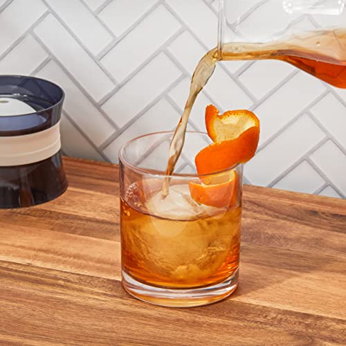 Zoku: desmolde fácil de esfera de hielo para servirla al instante.