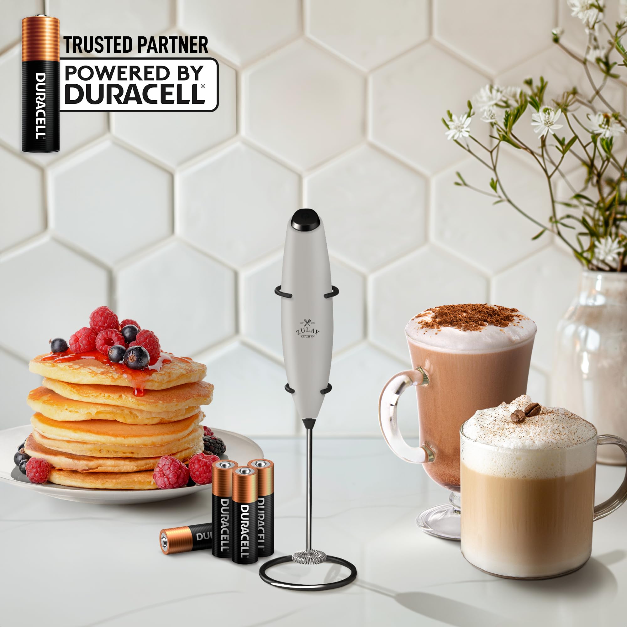 Espumador Zulay Kitchen crea crema suave para bebidas calientes o frías.