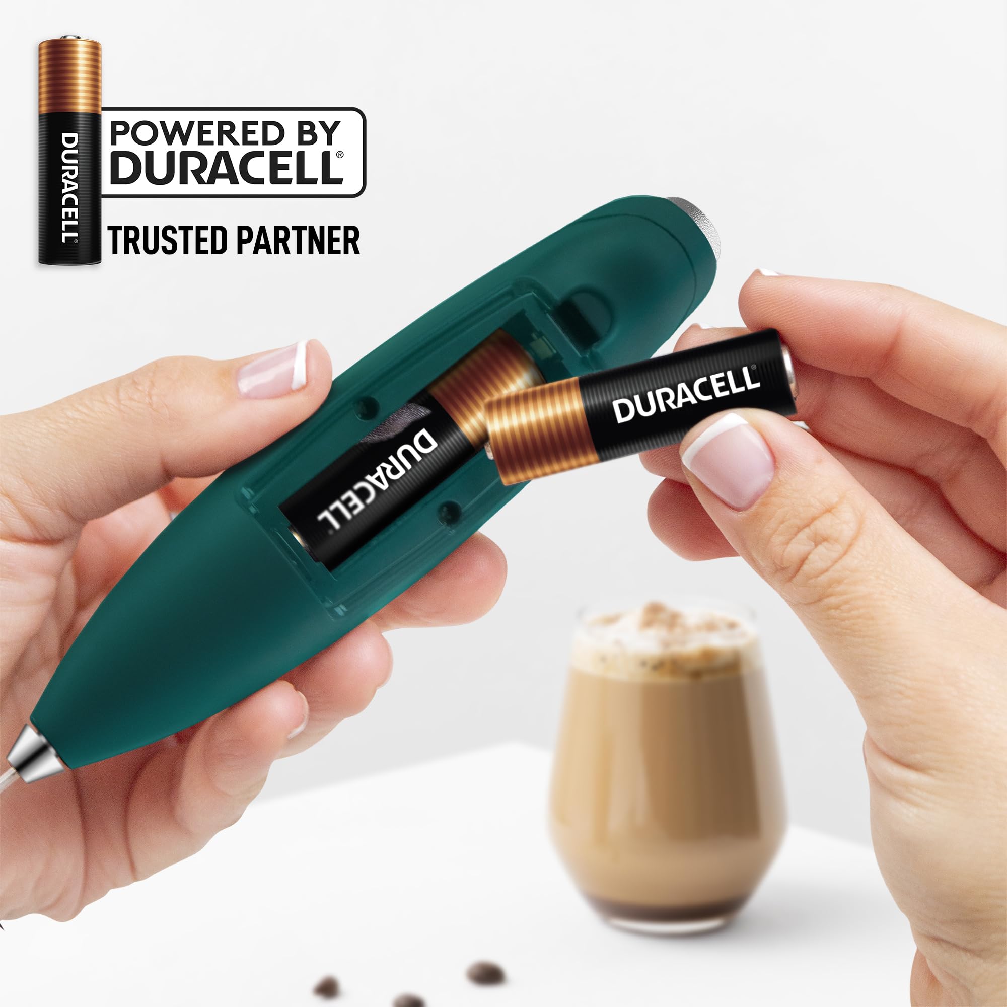 Pilas AA Duracell incluidas para uso inalámbrico del batidor Zulay Kitchen.