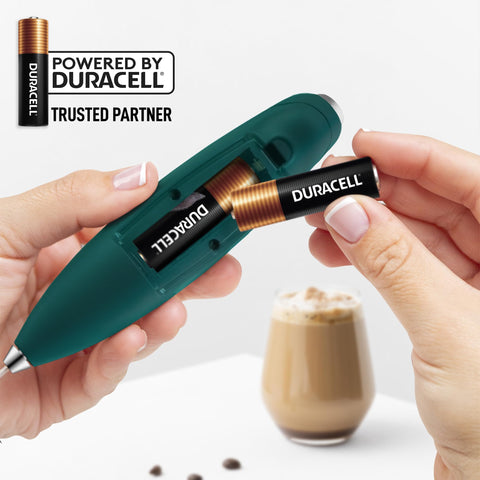 Pilas AA Duracell incluidas para uso inalámbrico del batidor Zulay Kitchen.