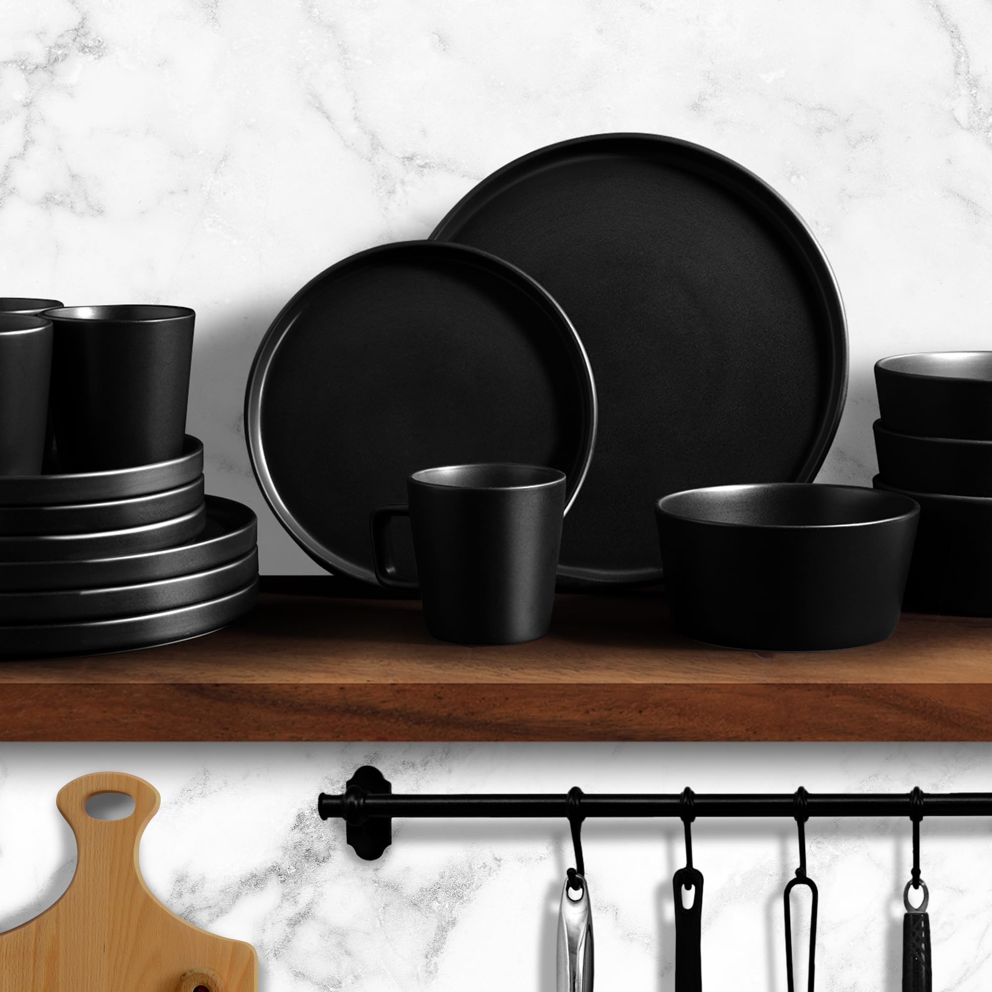 Conjunto Zulay Terra: acabado mate negro, diseño contemporáneo.