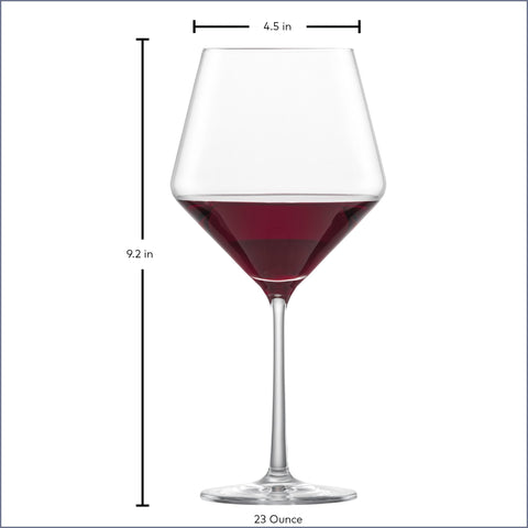 Capacidad de 675 ml por copa Zwiesel Glas Pure, ideal para degustación.
