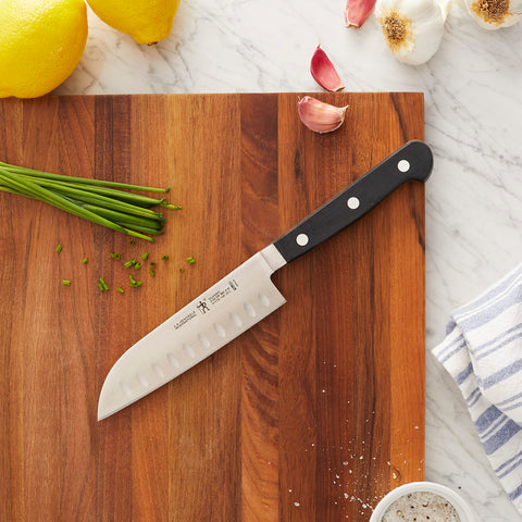 Zwilling Classic Santoku con mango ergonómico y tres remaches para mayor equilibrio