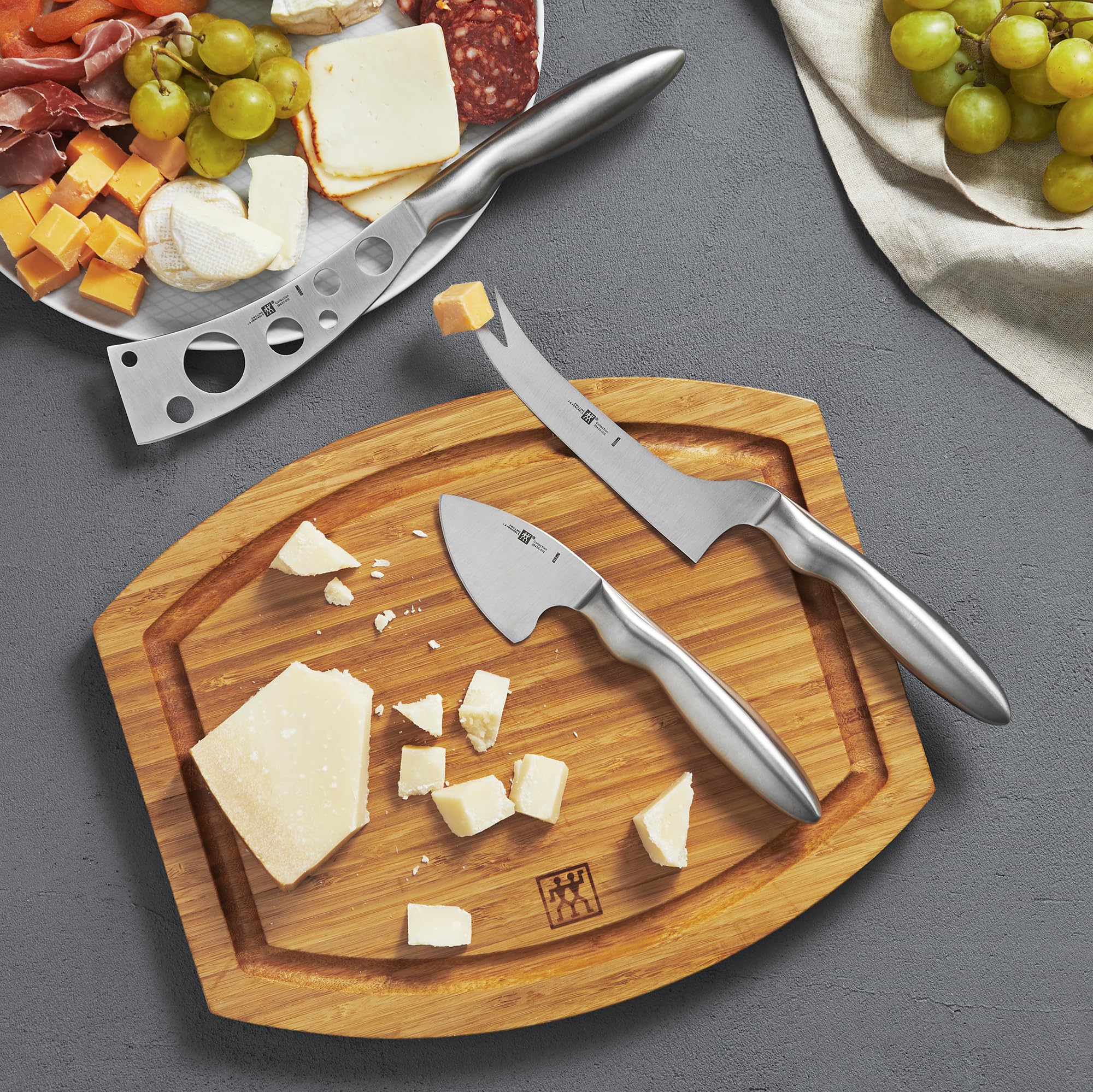Cuchillo de queso semiduro ZWILLING con tenedor, ideal para porciones