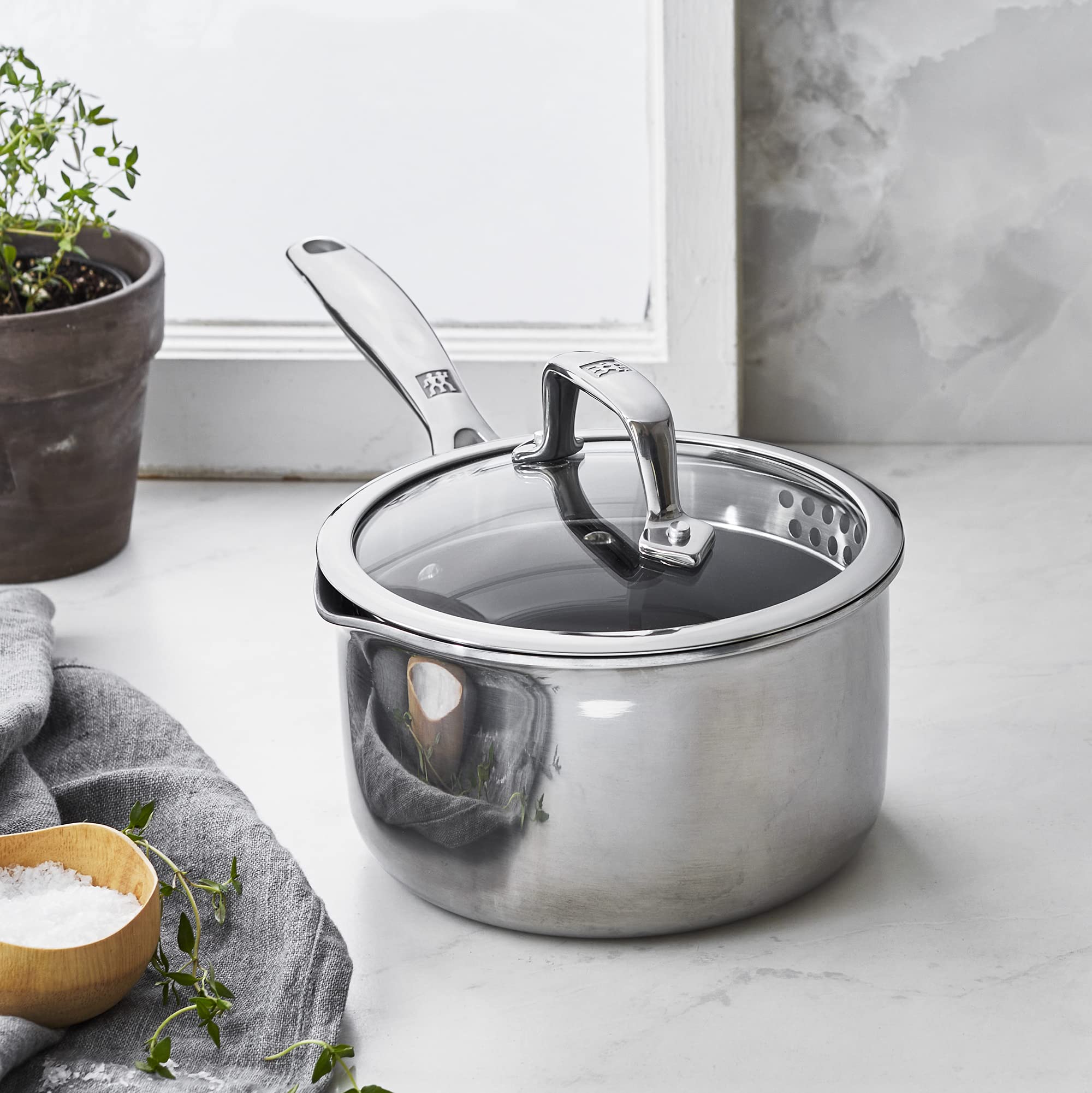 Apto para inducción y horno hasta 204 °C con ZWILLING Energy Plus.