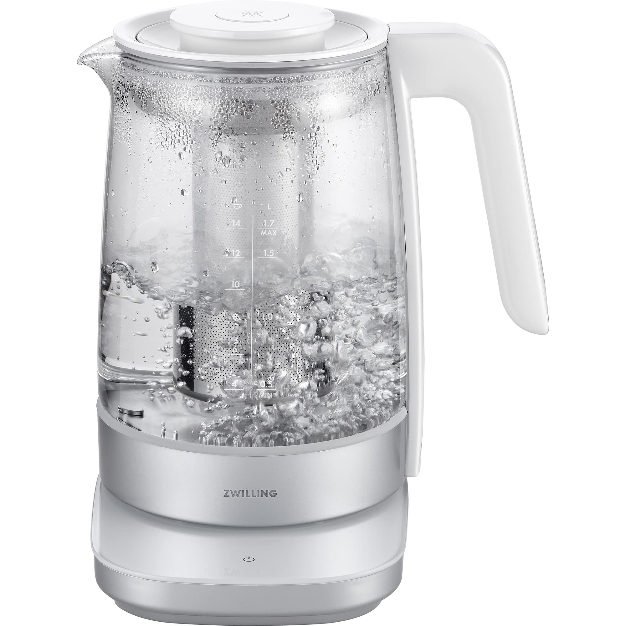 Infusor de acero inoxidable en el hervidor para preparar té directamente con facilidad.