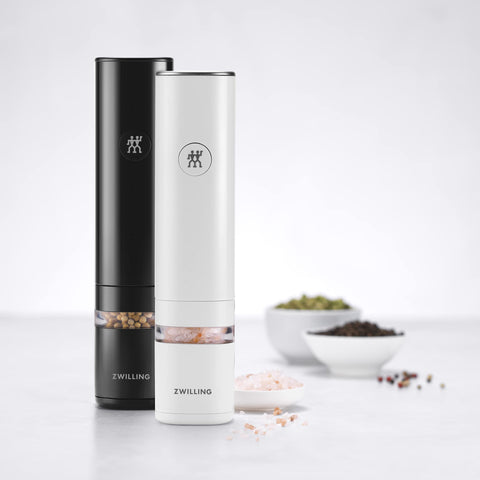 ZWILLING Enfinigy: luz automática durante la molienda para mayor claridad.