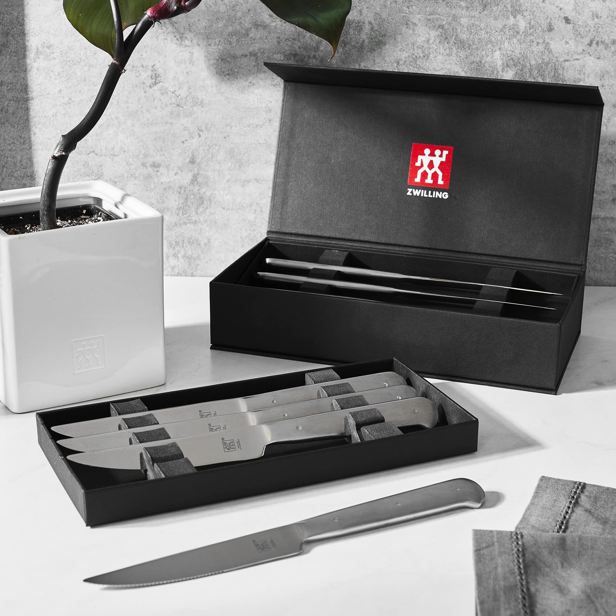 Cuchillos forjados en una pieza con acero inoxidable de Zwilling