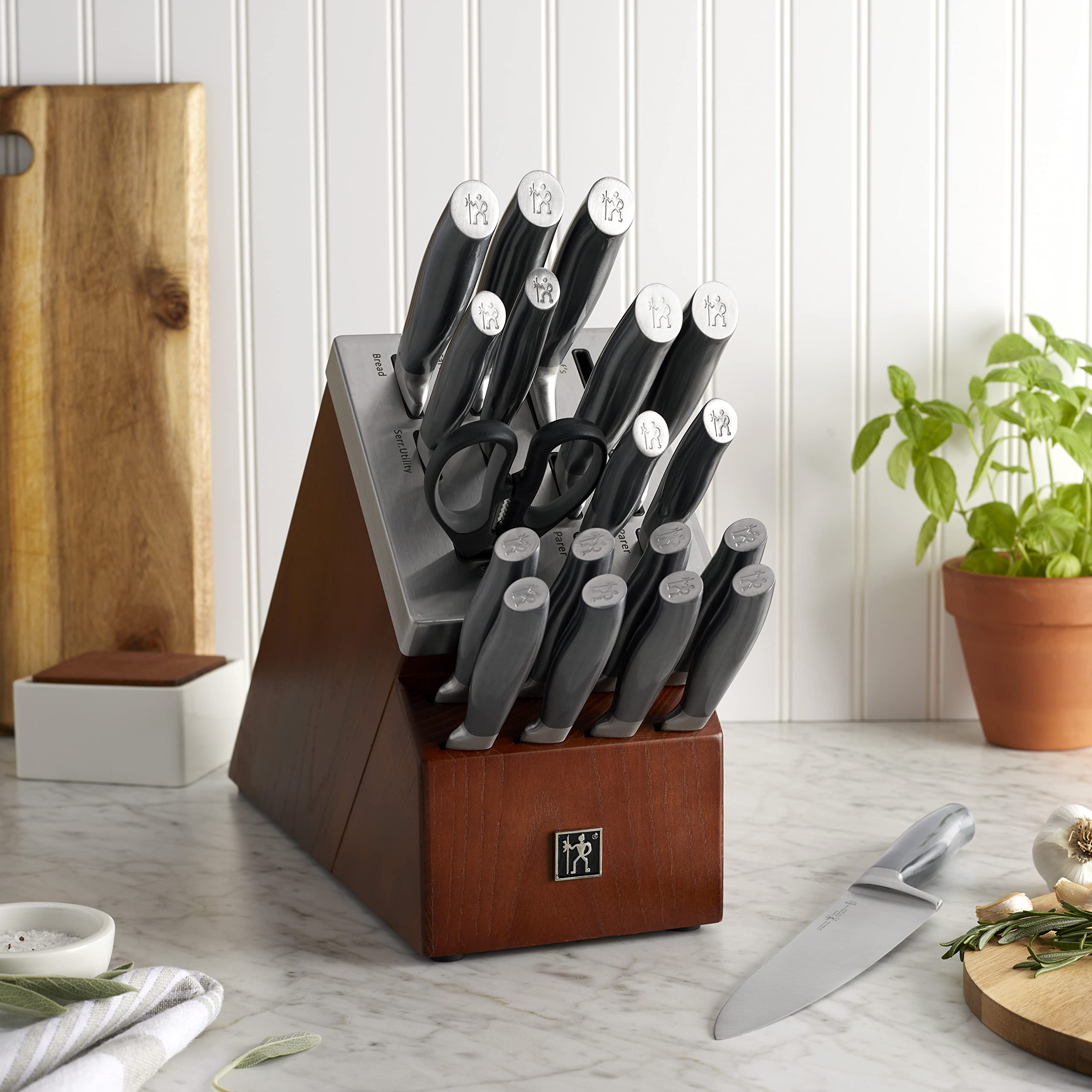 Cuchillo pelador de 3 pulgadas Zwilling Henckels Graphite para tareas delicadas