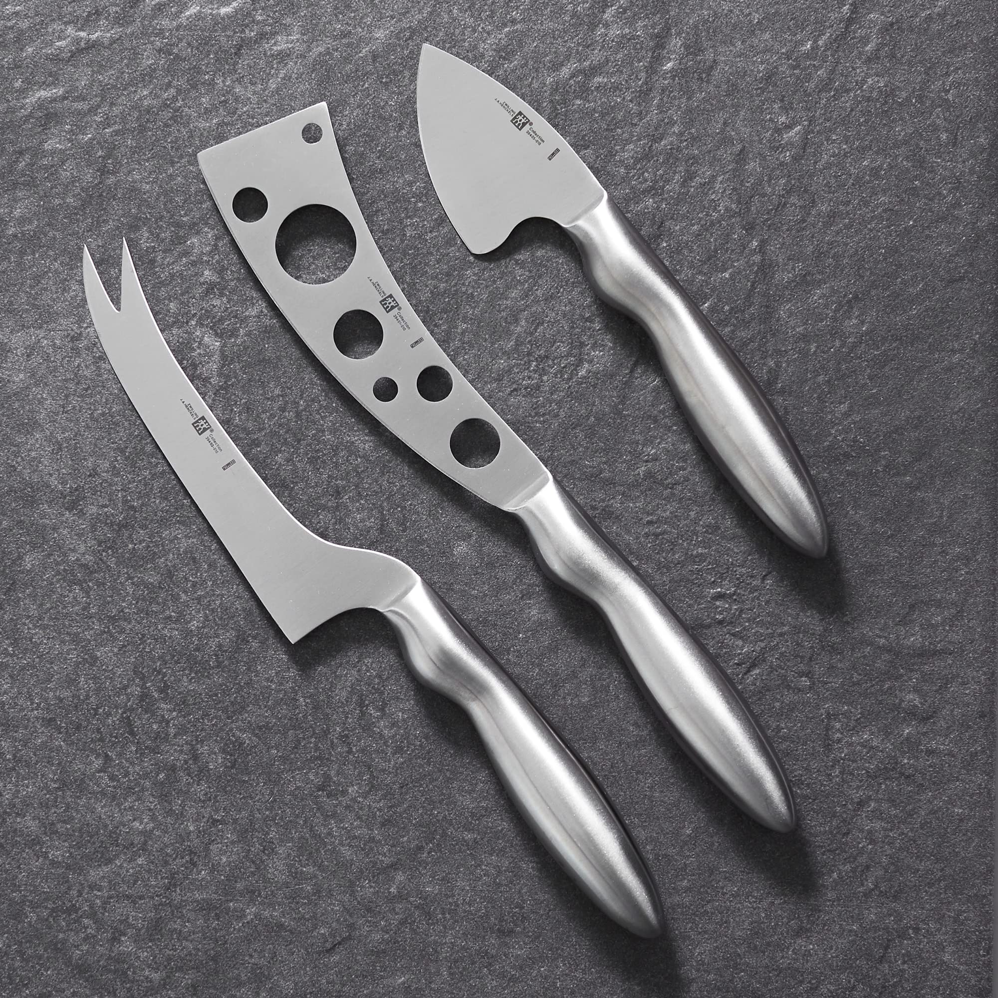 Mango ergonómico ZWILLING en acero inoxidable mate para uso cómodo