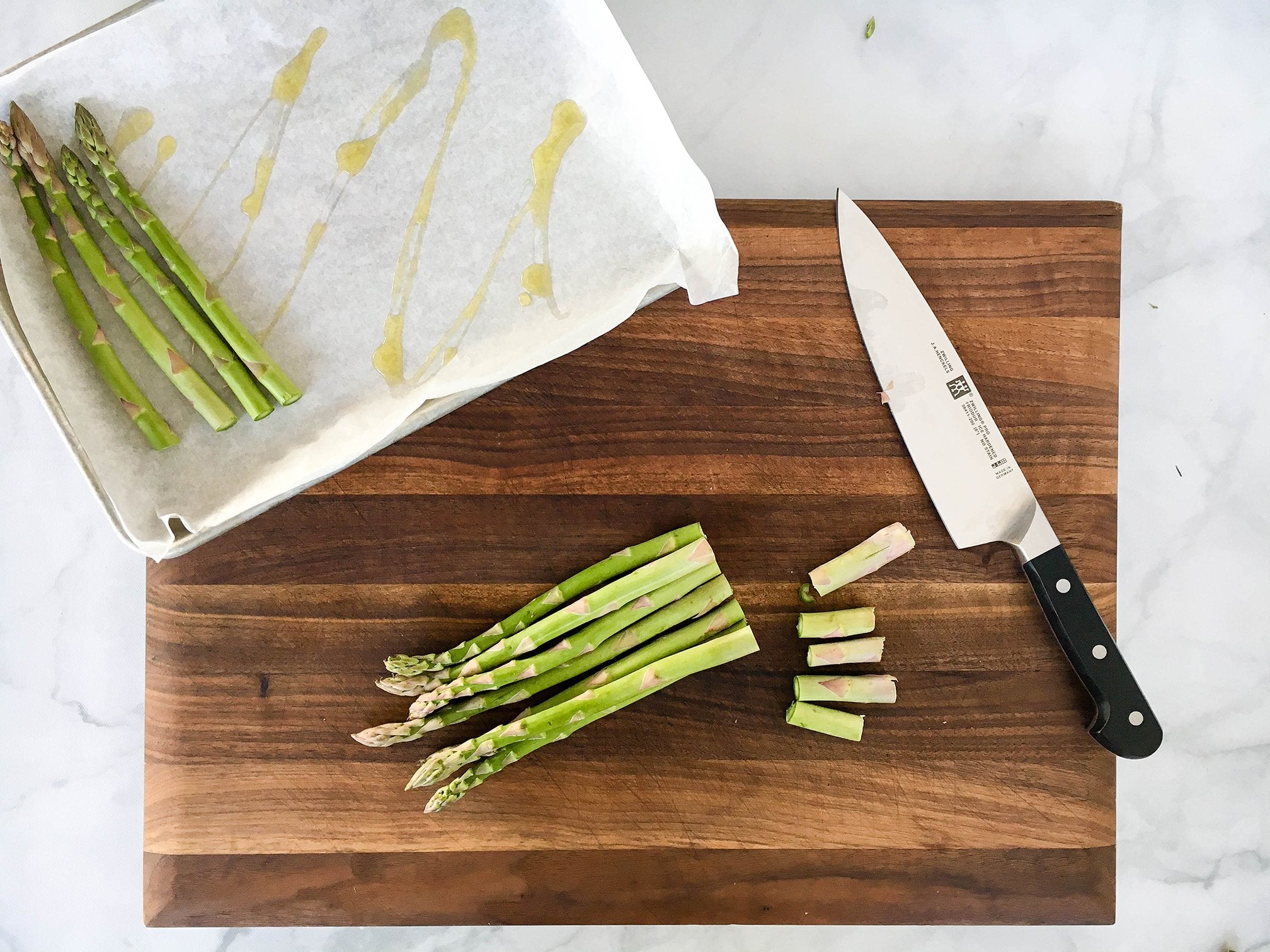 Zwilling Pro con mango POM duradero para un manejo cómodo.