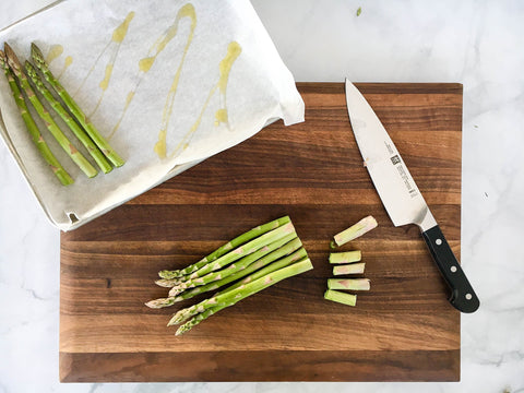 Zwilling Pro con mango POM duradero para un manejo cómodo.