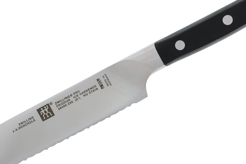 Cuchillo ZWILLING Pro Z15 con dientes escalonados para cortes limpios