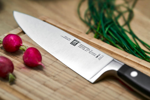 Zwilling Professional S, sello de hecho en Alemania, primer plano.