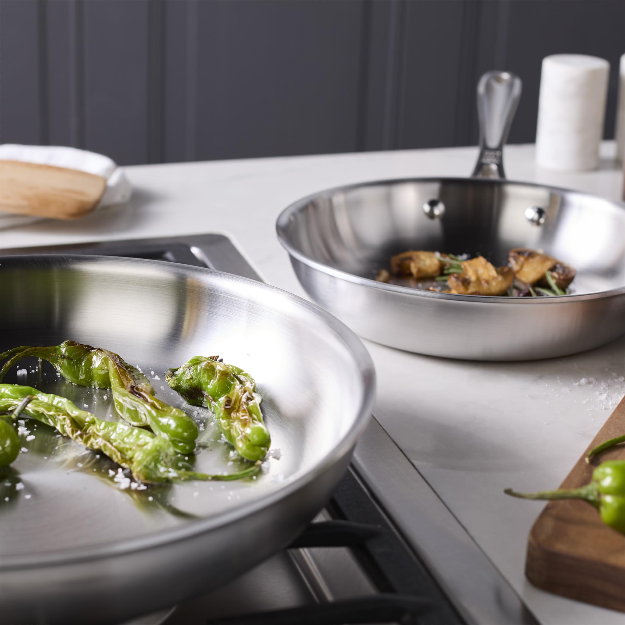 ZWILLING Spirit construcción de 3 capas ofrece calor estable.