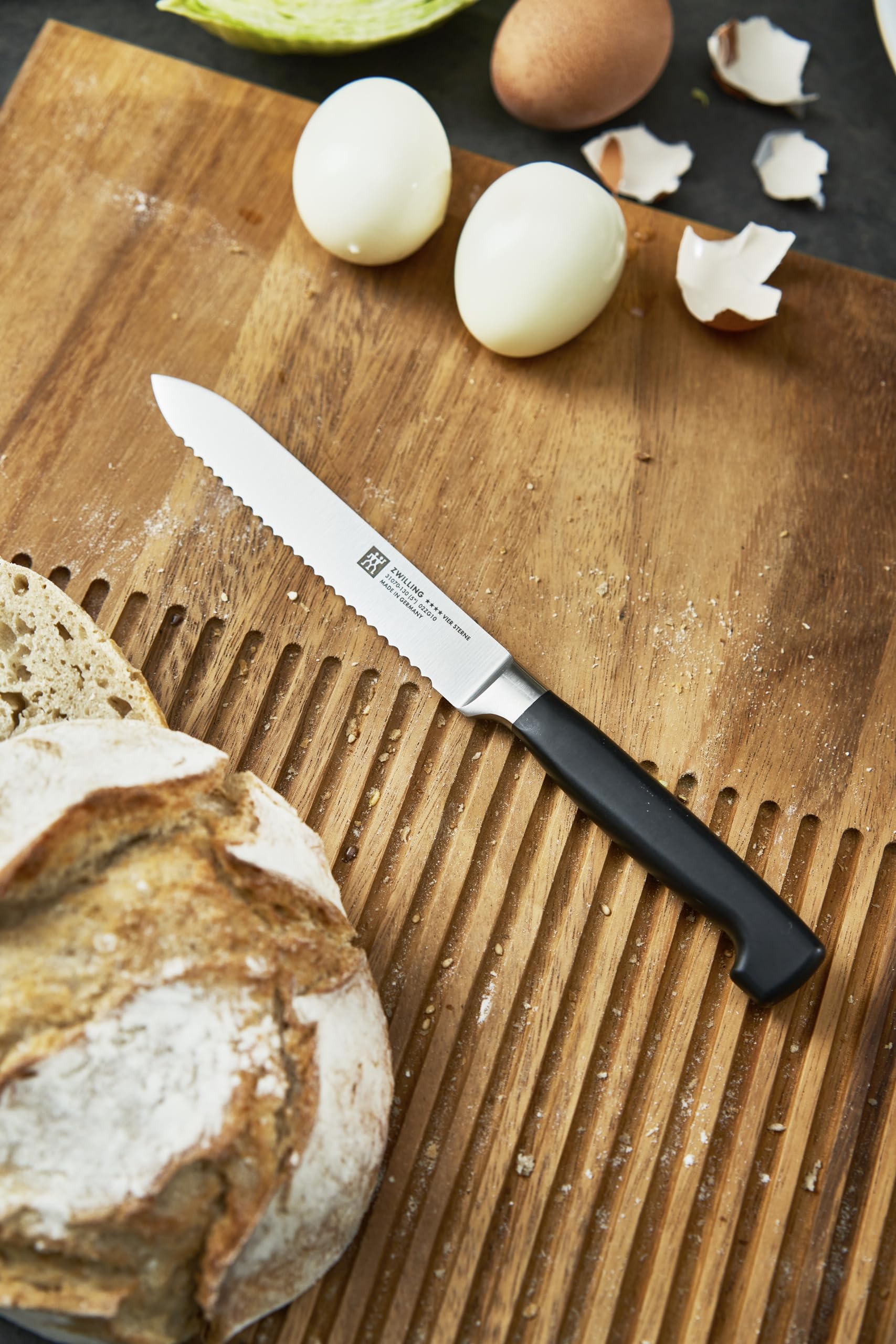 Zwilling cuchillo para cortar frutas y verduras con precisión y seguridad.