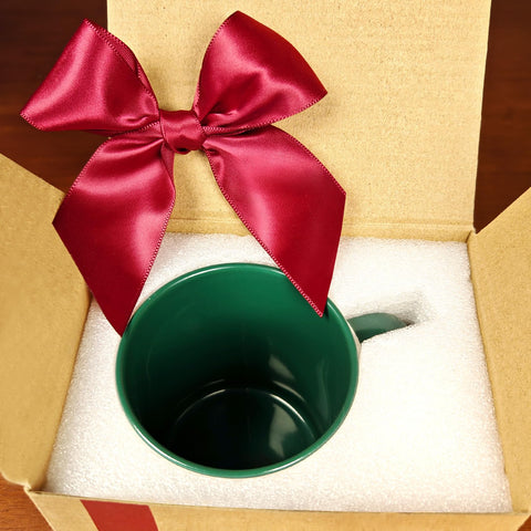 Caja regalo ZWV con lazo vino, lista para regalar.