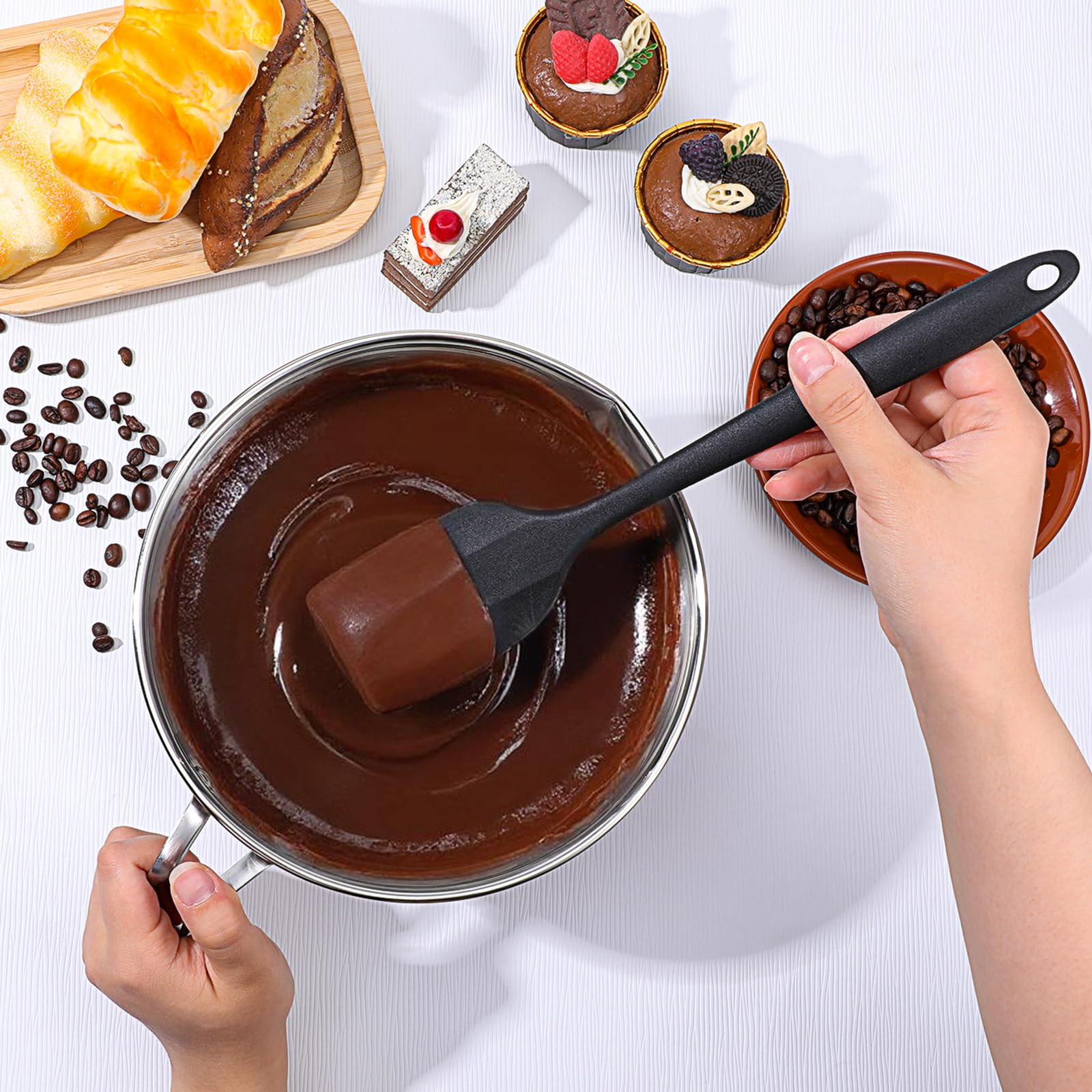 Diseño apilable Zyghjort que ahorra espacio en cocina y taller.
