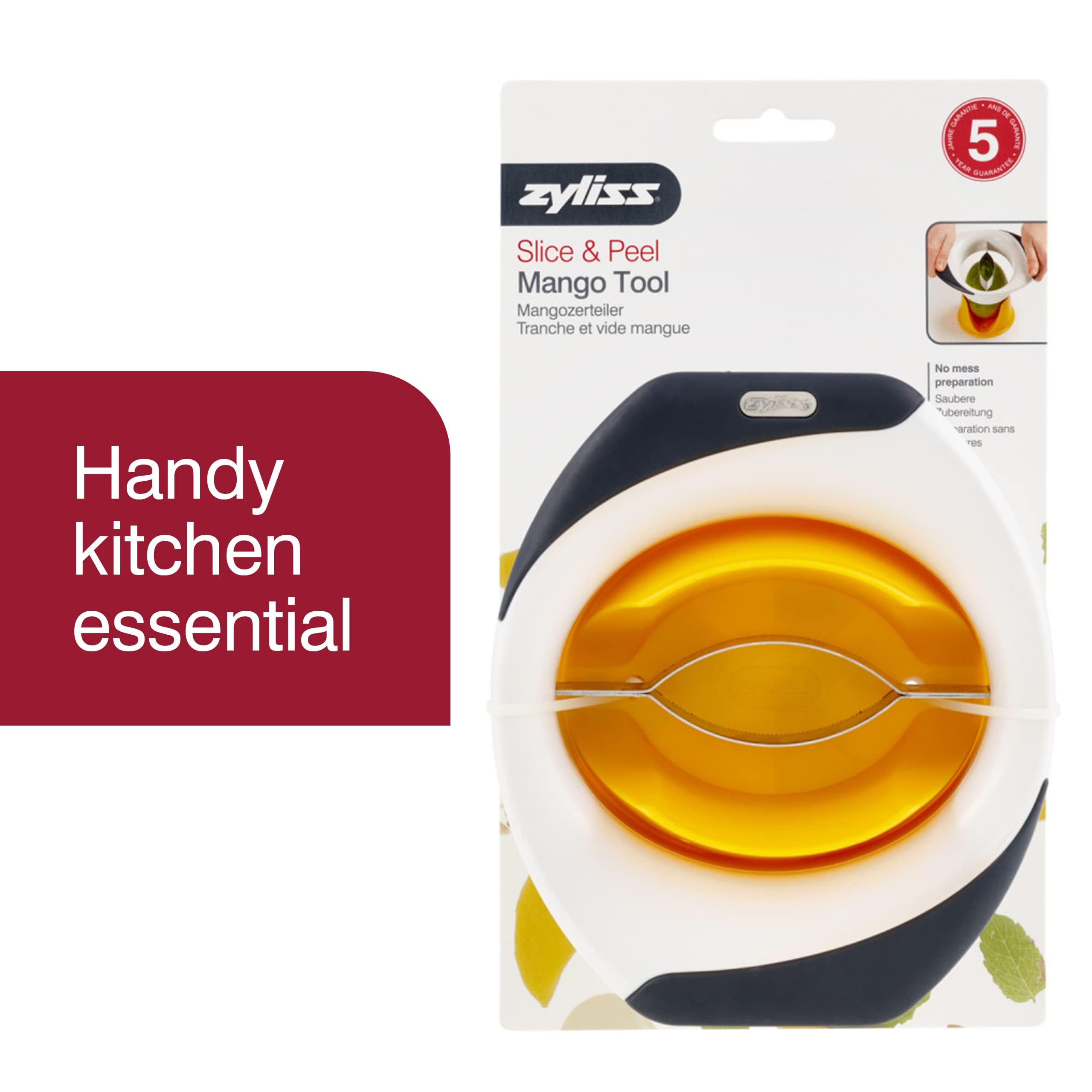 Zyliss pelador mango ergonómico en uso para pelar con precisión.